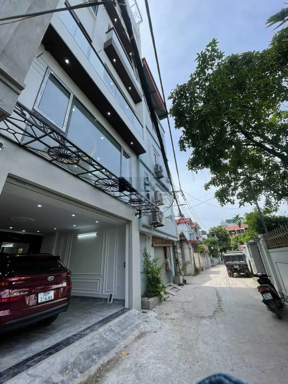 Bán nhà Thạch Bàn 46m2 x 6 tầng, thang máy x 5,3m mặt tiền, ngõ ô tô tránh nhau, kinh doanh