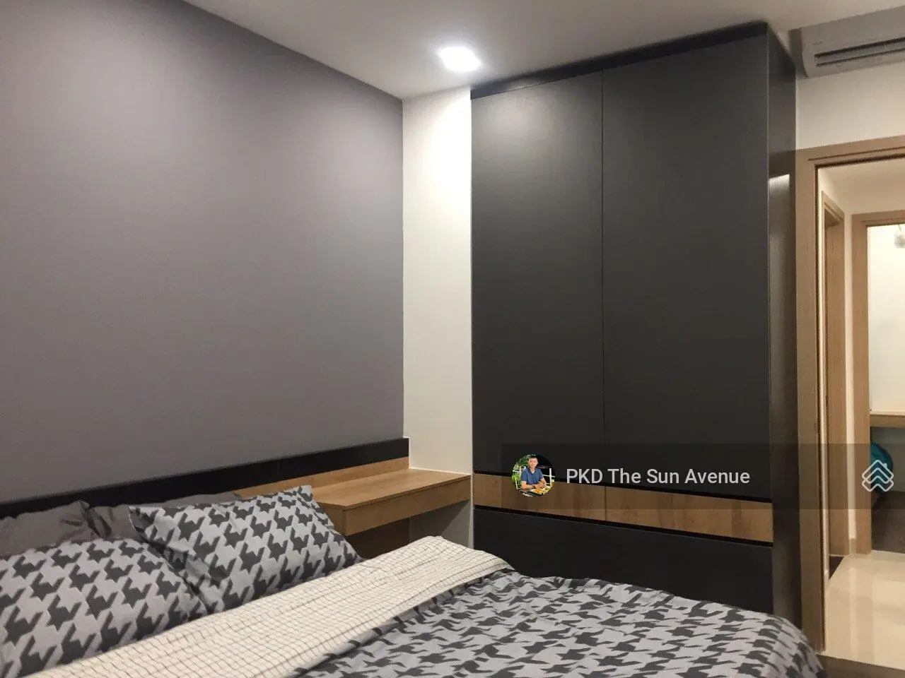Bán căn 1PN + 56m2 - Full nội thất đẹp - Tháp trung tâm, tầng trung - View sông thoáng mát