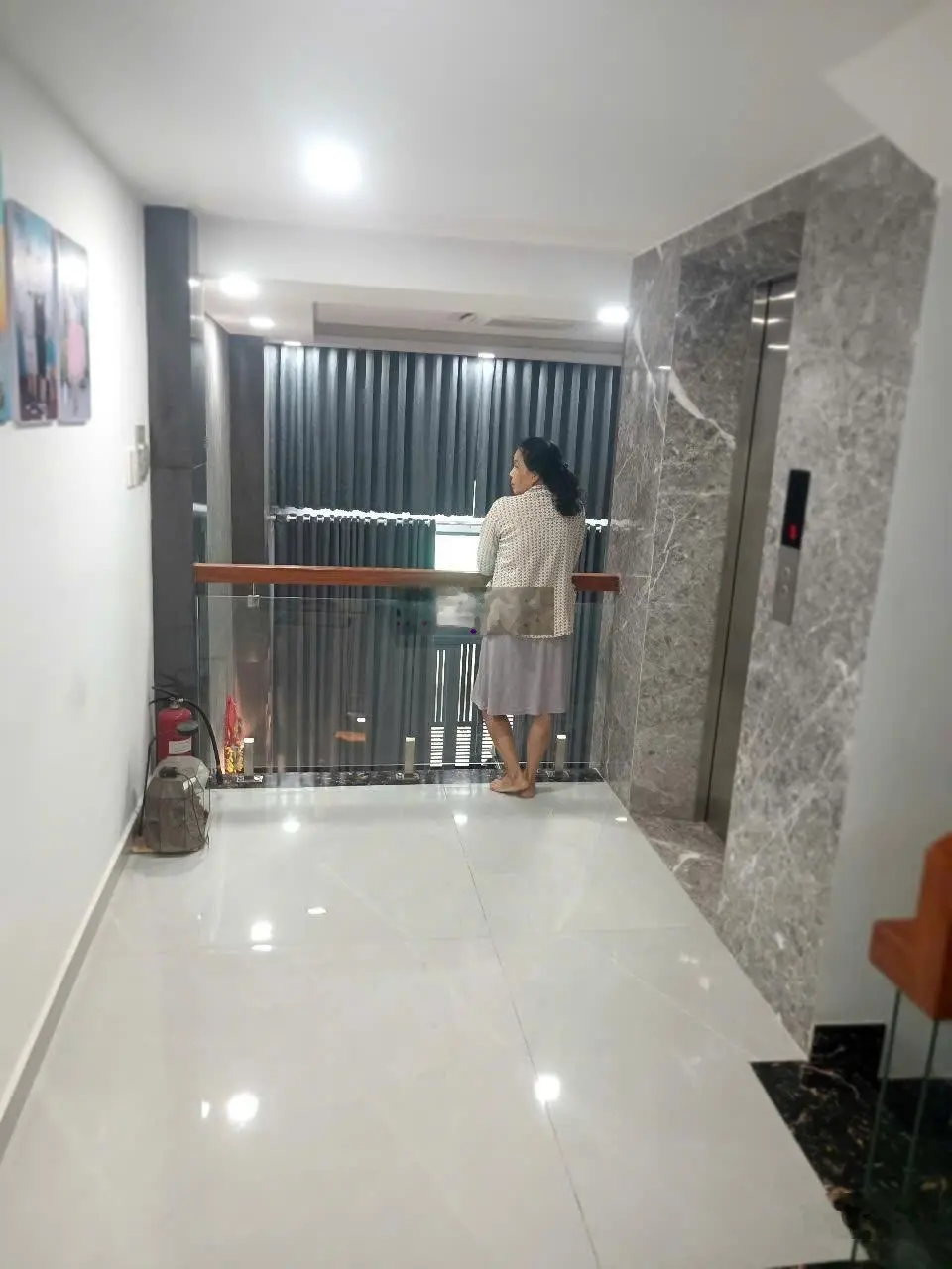Bán nhà hẻm xe tải-4,2m x 17m-1 trệt+1 lững+3 lầu+sân thượng trước sau-dương quảng hàm p6 gò vấp