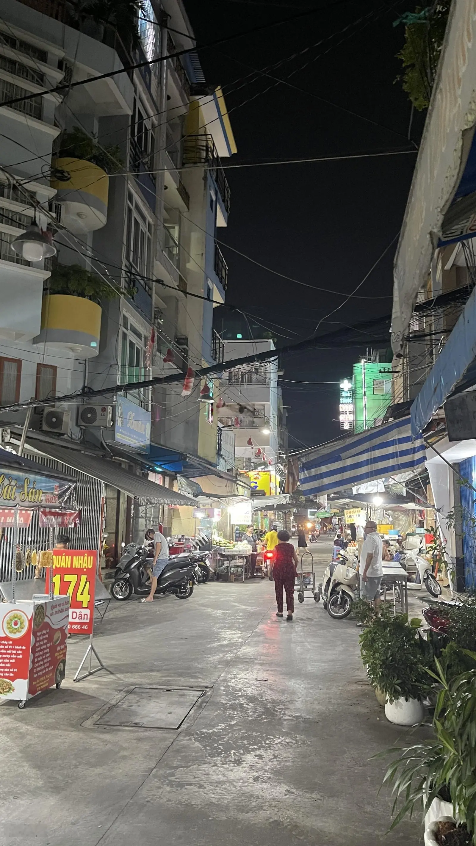 Nhà 5 tầng, 4x10m, đường xe hơi vào nhà Nguyễn Thiện Thuật Quận 3 nhỉnh 8 tỷ làm việc chính chủ