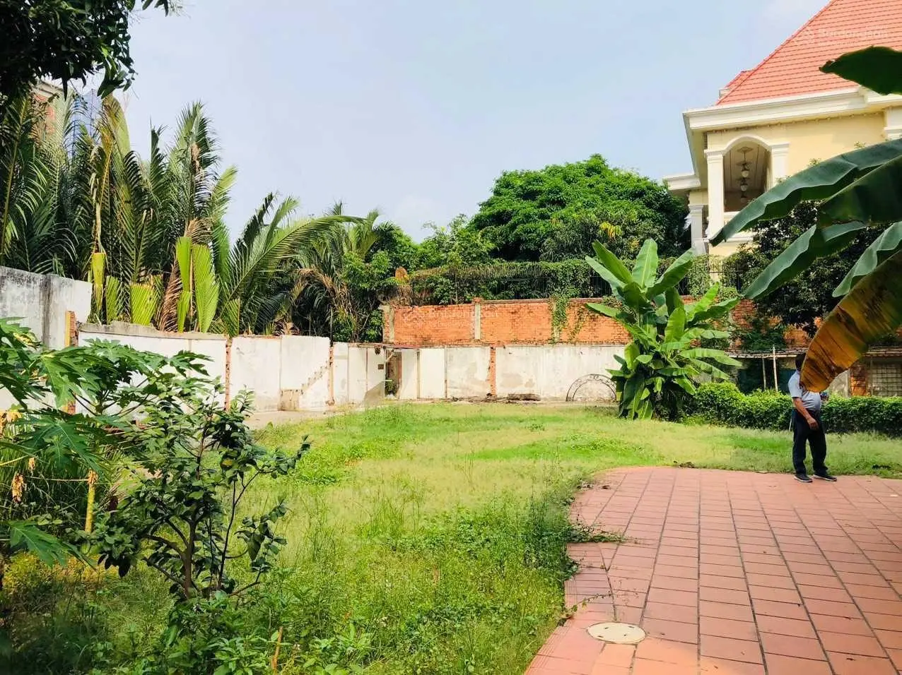 Bán biệt thự HBSV 1736.8m2 hướng Đông Nam 0909 924 ***