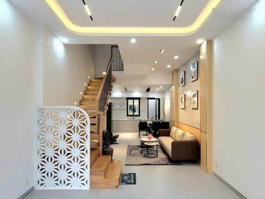 Bán nhà đường Thích Quảng Đức giá 2,45 tỷ DT 47.1 m2 tại P.5 Phú Nhuận. Sổ hồng hoàn công đầy đủ