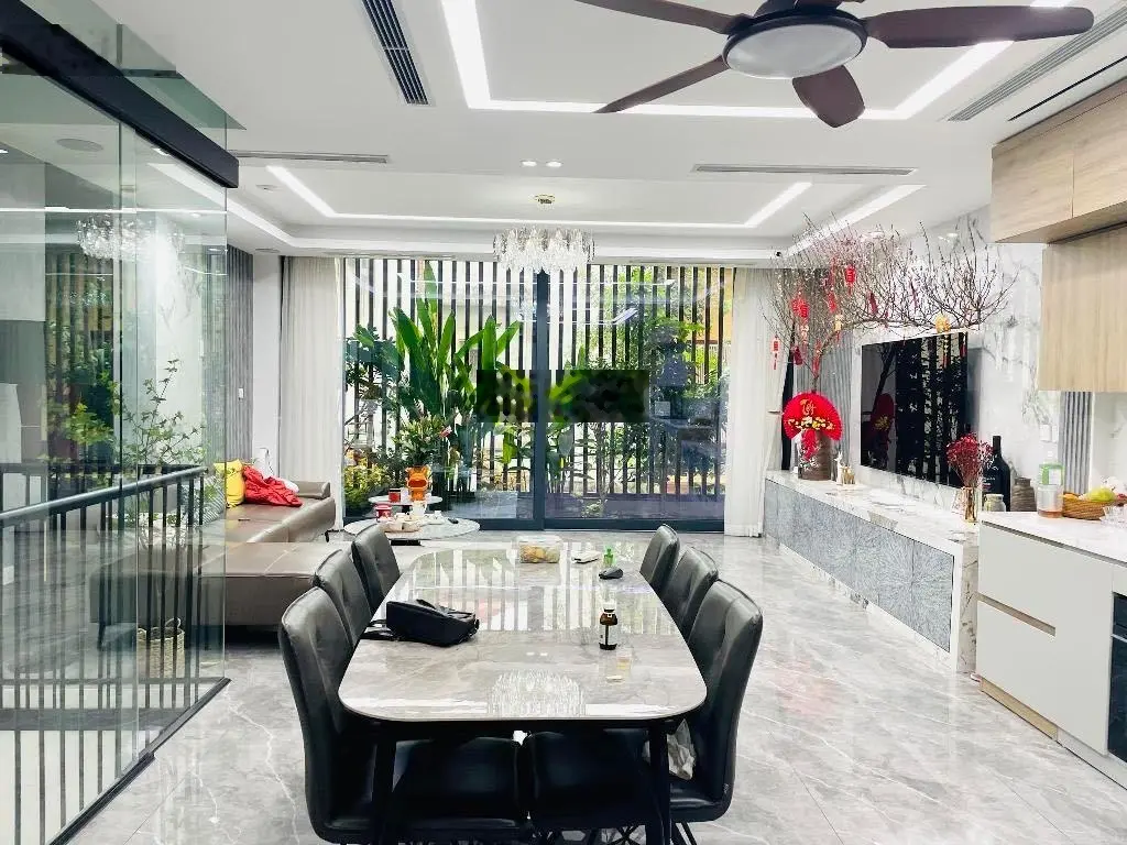 Phân lô quân đội - gara 2 xe - thang máy Đức nhập khẩu nguyên chiếc - chủ nhà uy tín giới tinh hoa
