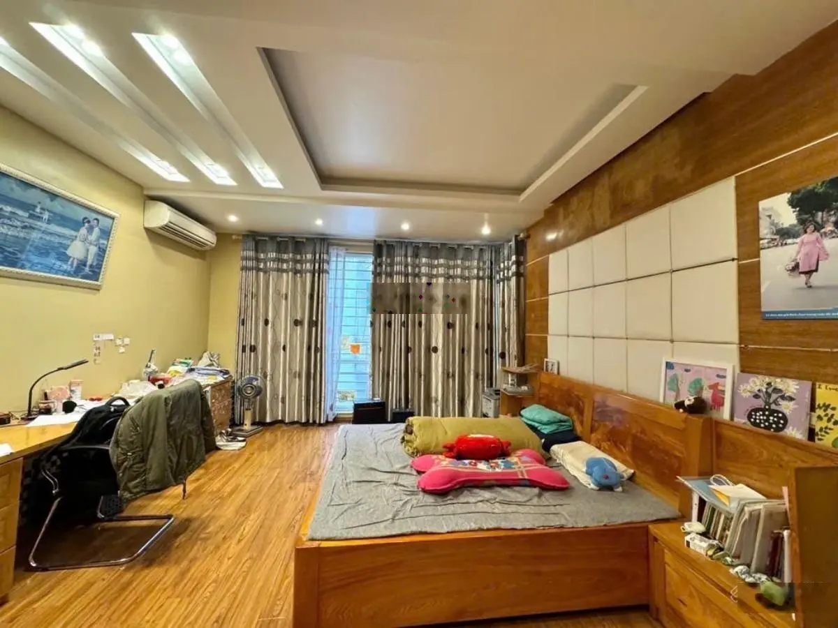 Hiếm! Nhà đẹp phân lô Chùa Láng. Ô tô chạy vòng quanh, gara, vỉa hè 2m, kinh doanh. 55m2.5 tầng.
