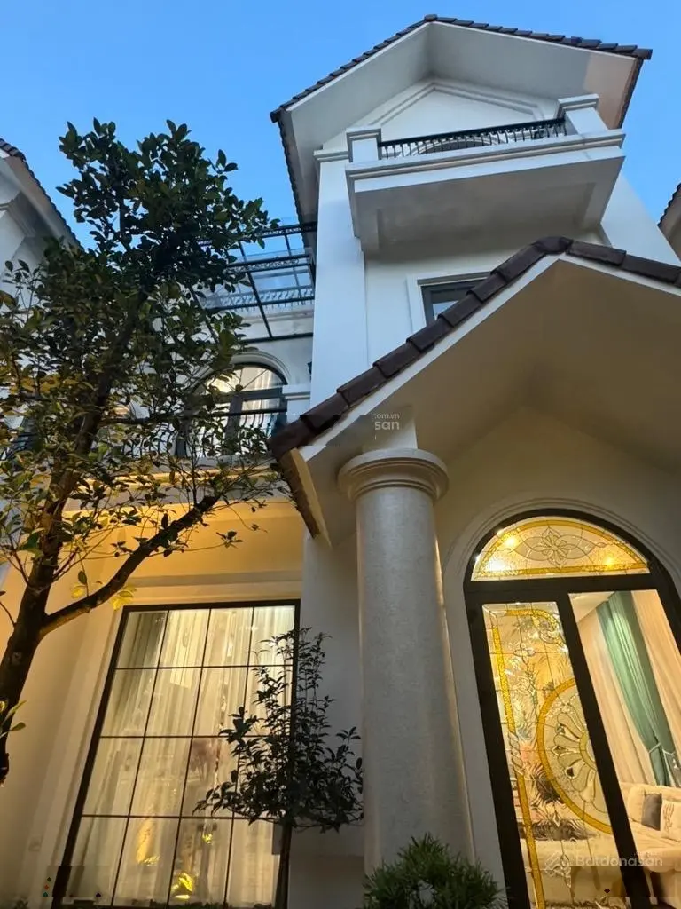Chính chủ cần bán căn biệt thự nằm trong khu đô thị đáng sống nhất Việt Nam Vinhomes riverside