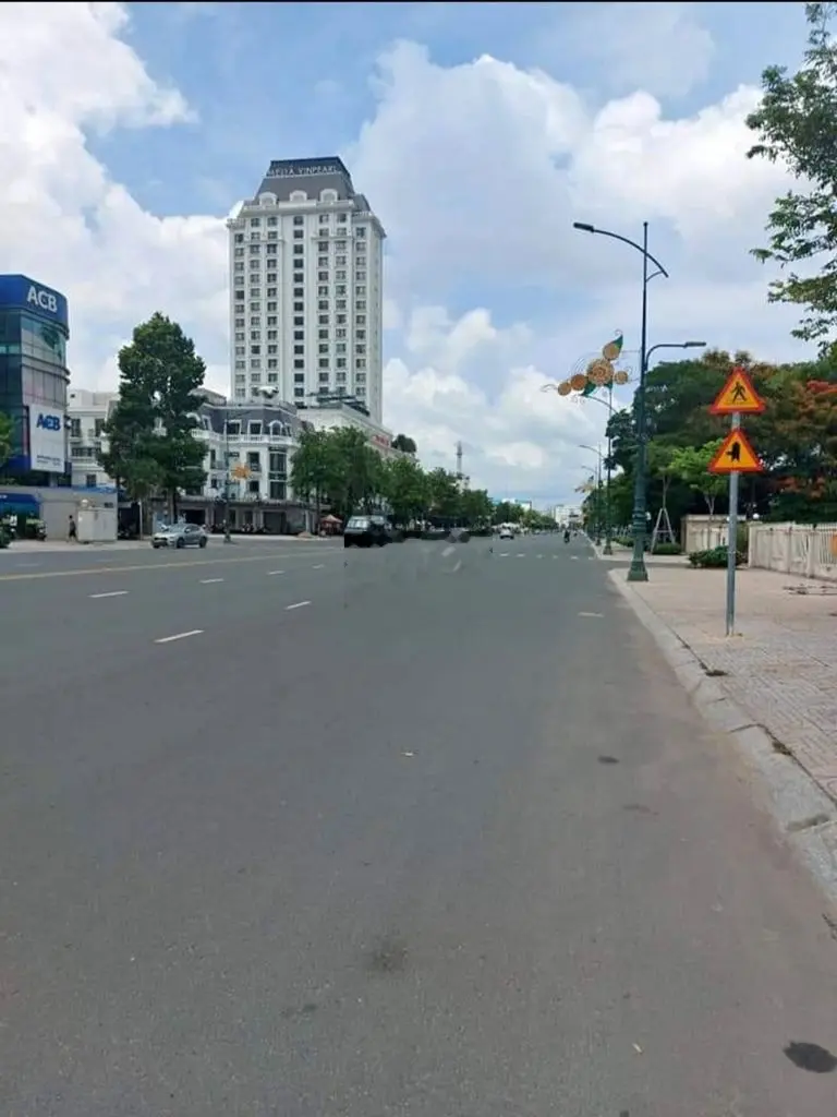HÀNG HIẾM, GÓC 2 MT 30.4, DIỆN TÍCH TỔNG ~ 400M2, TIỀM NẰNG LỚN