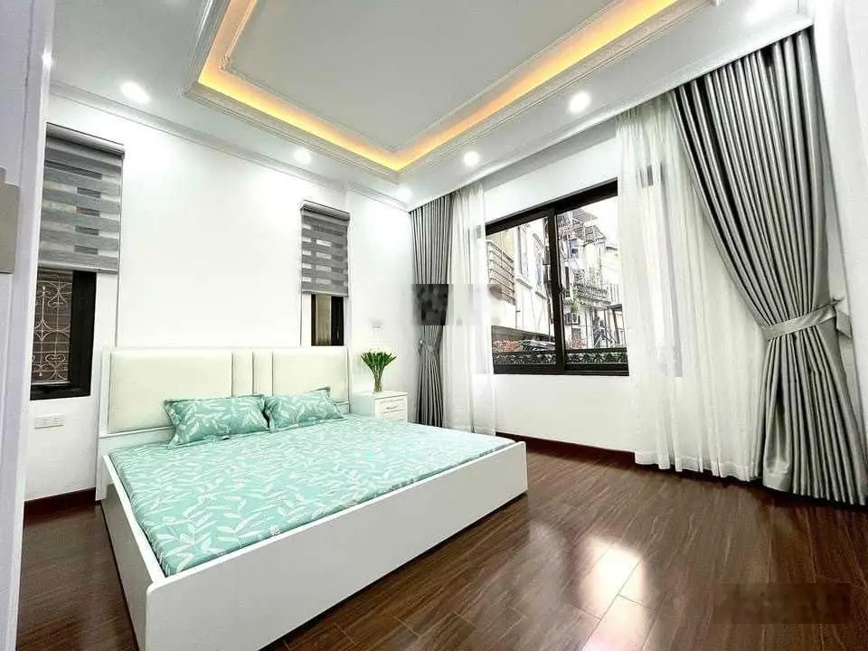 Bán nhà ngõ 206 Cổ Linh, nhà mới 45m2 5T, ô tô tránh, full nội thất 6.5 tỷ