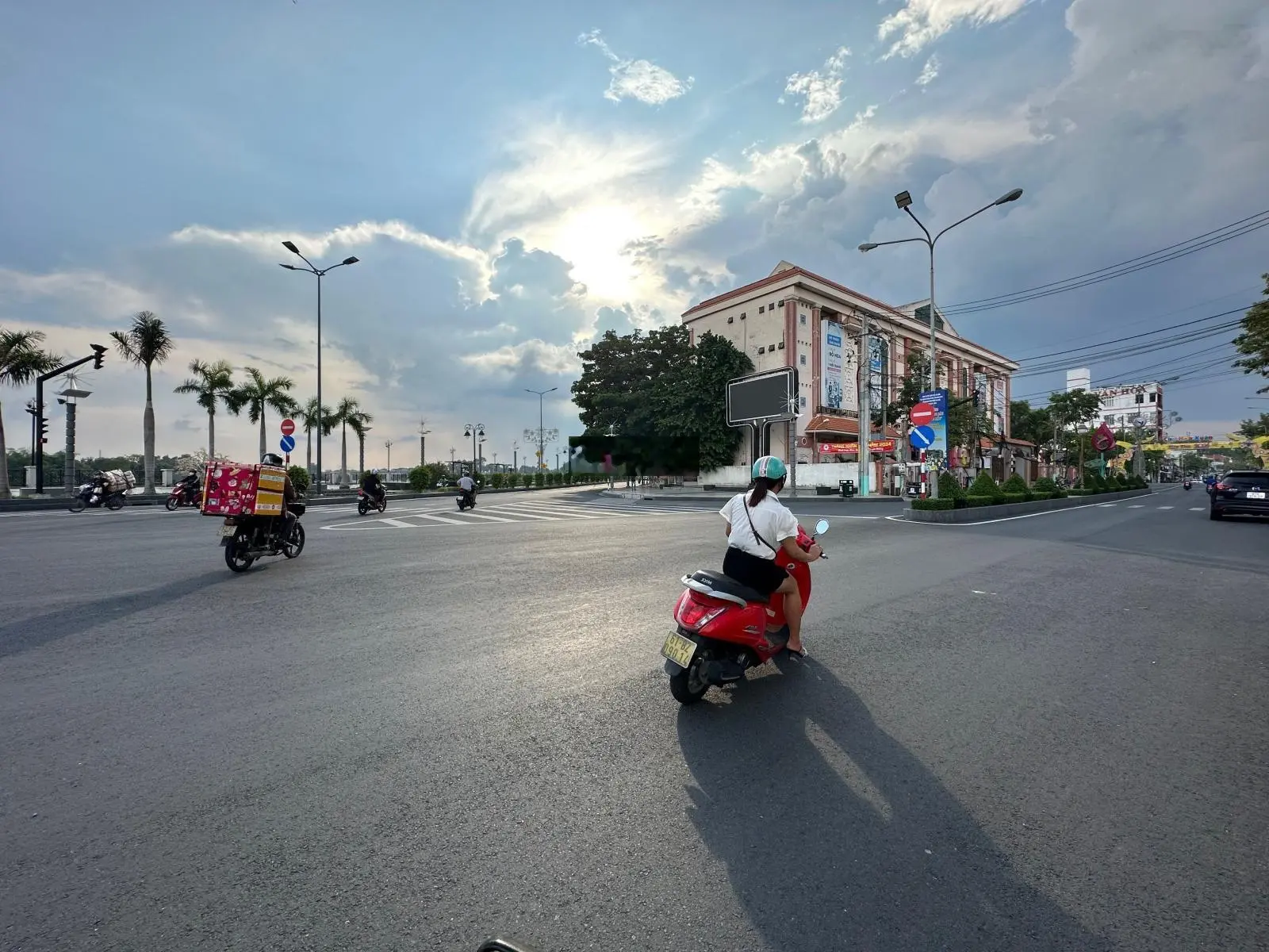 Bán nhà mặt tiền đường Bạch Đằng, gần phố đi bộ Bạch Đằng, Thủ Dầu Một