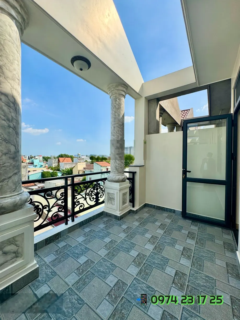 Bán nhà phố Thủ Đức, cách KĐT Vạn Phúc 3 phút, mới xây 100%, sổ hồng sang tên ngay, chỉ 7.6 tỷ/căn