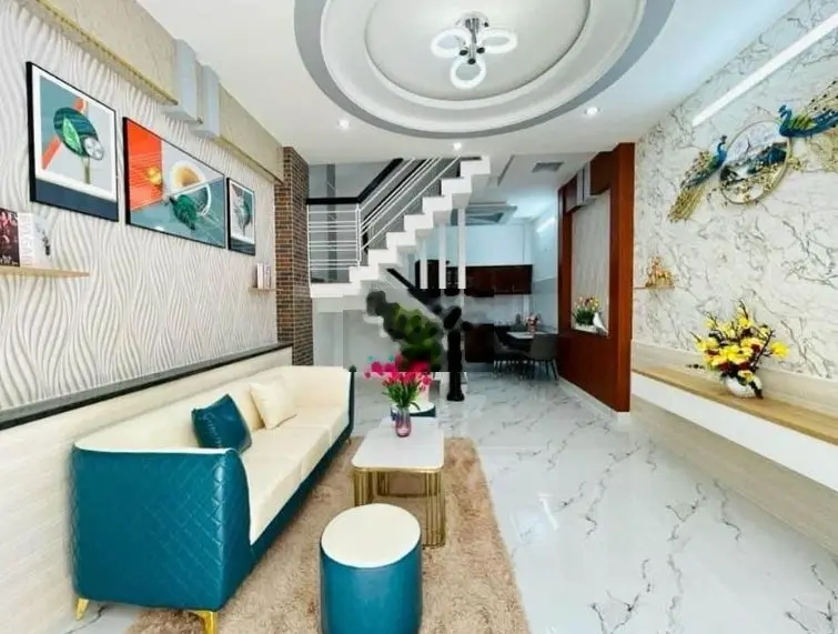 Nhà Quận 12 - 2 Lầu, 4 Phòng Ngủ, Giá 2 Tỷ 550 Triệu, Tiện Ích Đầy Đủ