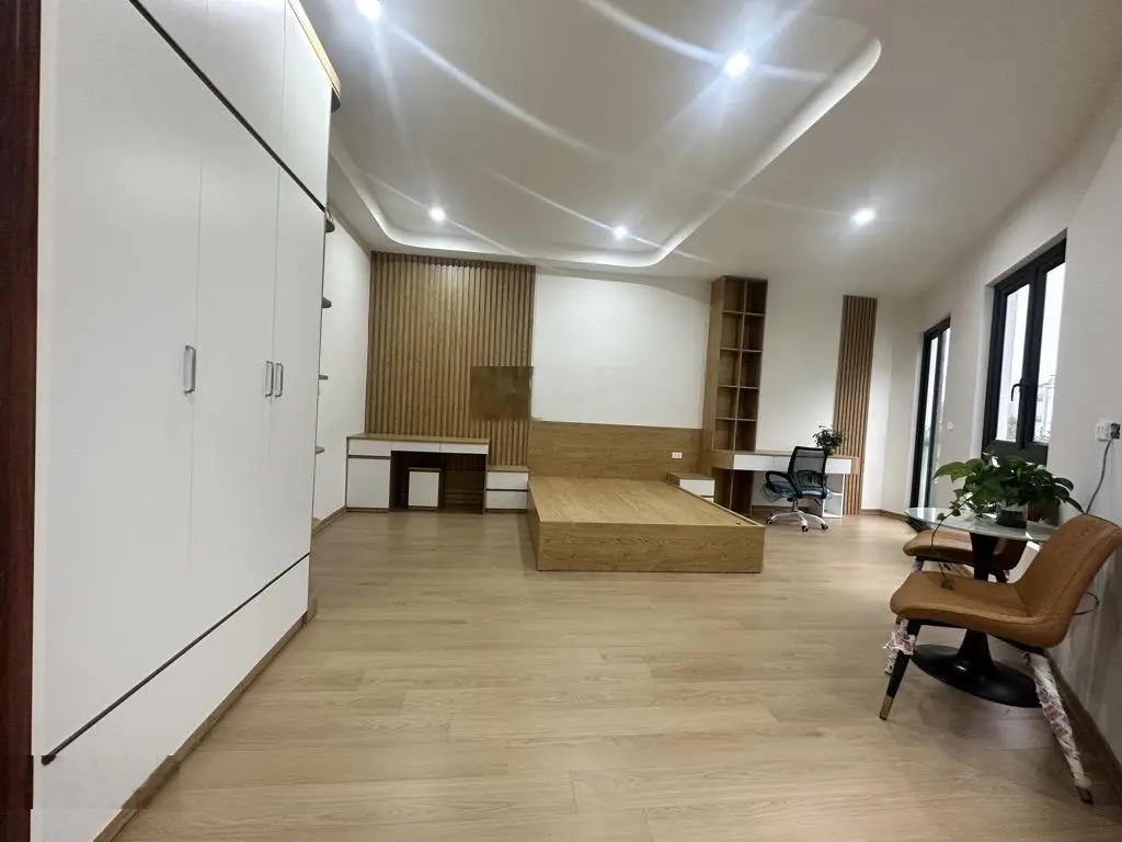 Hàng độc lô góc thang máy ngọc thuỵ long biên hà nội 45m2