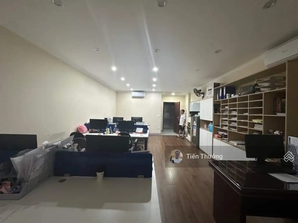 Cần bán! Nhà mặt phố Hồ Tùng Mậu - Cầu Giấy 40m2x4T, MT 5,2m, vỉa hè rộng 6m kinh doanh sầm uất