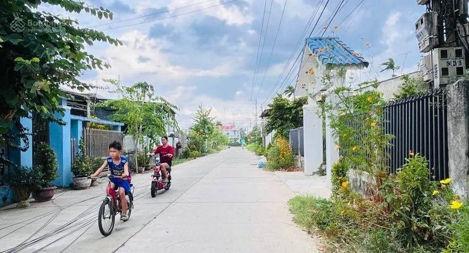 Bán đất ngay chợ lạc thành - sổ hồng sang tên ngay