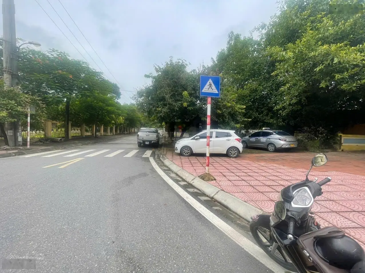 Xuân Đỗ, Long Biên, ô tô vào đất - chia lô đẹp, 15m ra ô tô tránh, an sinh tốt, tiện ích ngập tràn