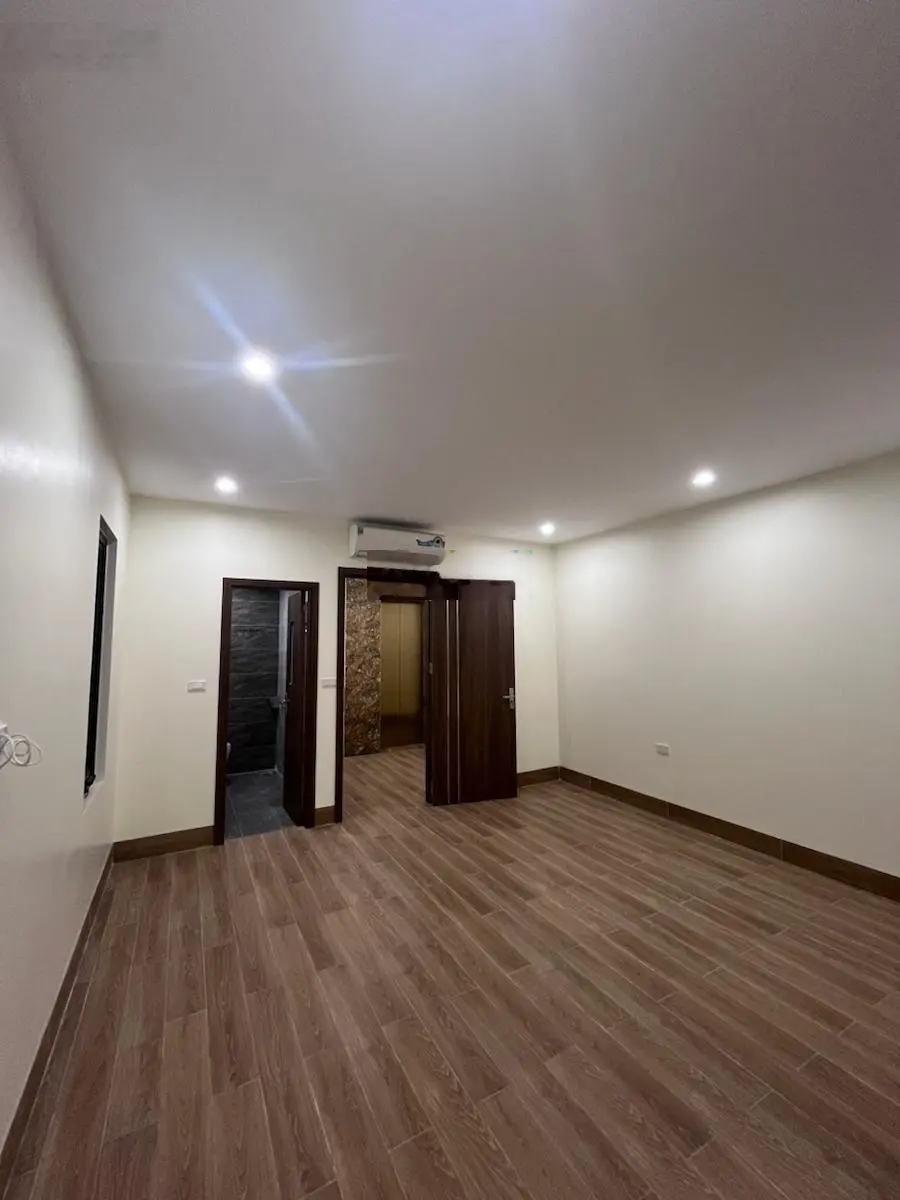 Chủ bán gấp nhà siêu hiếm Cầu Giấy 44m2 x 6 tầng thang máy cực víp xung quanh ngập tràn tiện ích