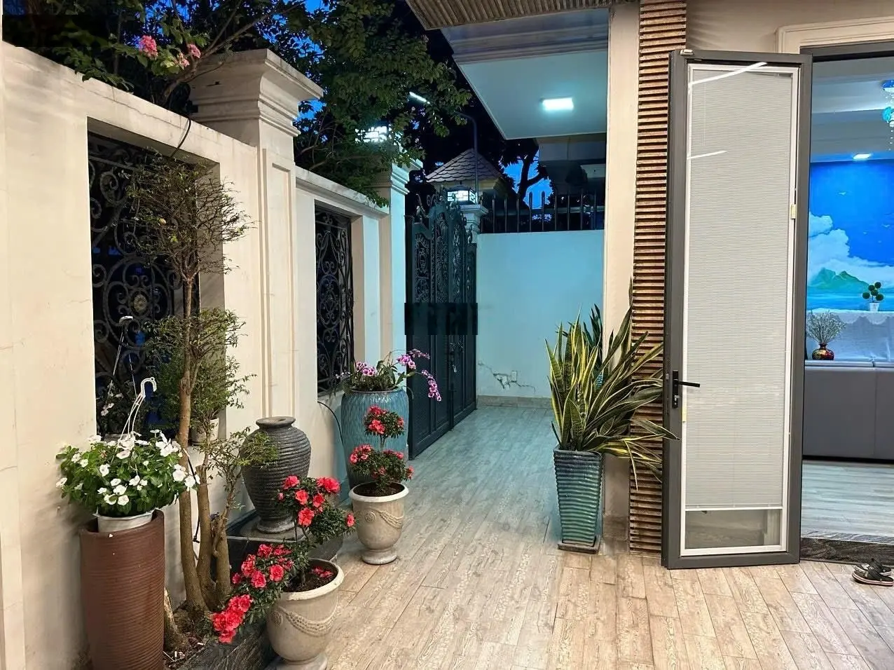 Biệt thự đẳng cấp thượng lưu, khu bên sông Hiệp Bình Chánh, 114m2 x 5 tầng, có gara ô tô. 16.5 tỷ.