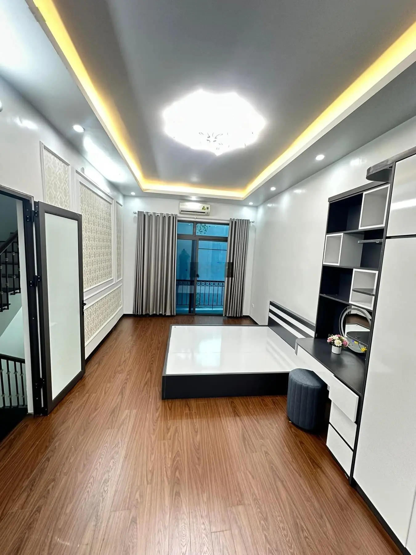 Bán nhà ĐƯỜNG LÁNG- ĐỐNG ĐA-HÀ NỘI, DT: 37m2 x 4 Tầng - MT: 5m / Giá : 5,85 Tỷ