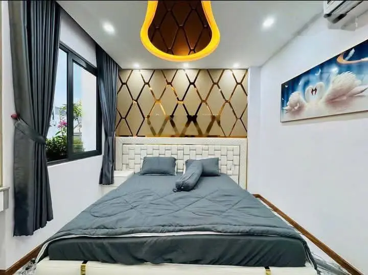 Kẹt tiền bán gấp nhà ngay mặt tiền Đường Cao Thắng-P.3-Quận 3.Giá 3tỷ760/80m2.Đang cho thuê 26triệu