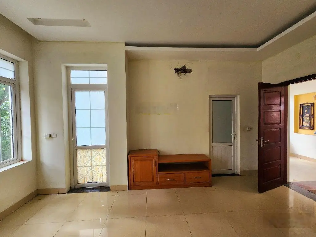 Hot duy nhất bán căn biệt thự - Mễ Trì Thượng cơ hội vàng cho nhà đầu tư - chỉ 260tr/m2 có vỉa hè