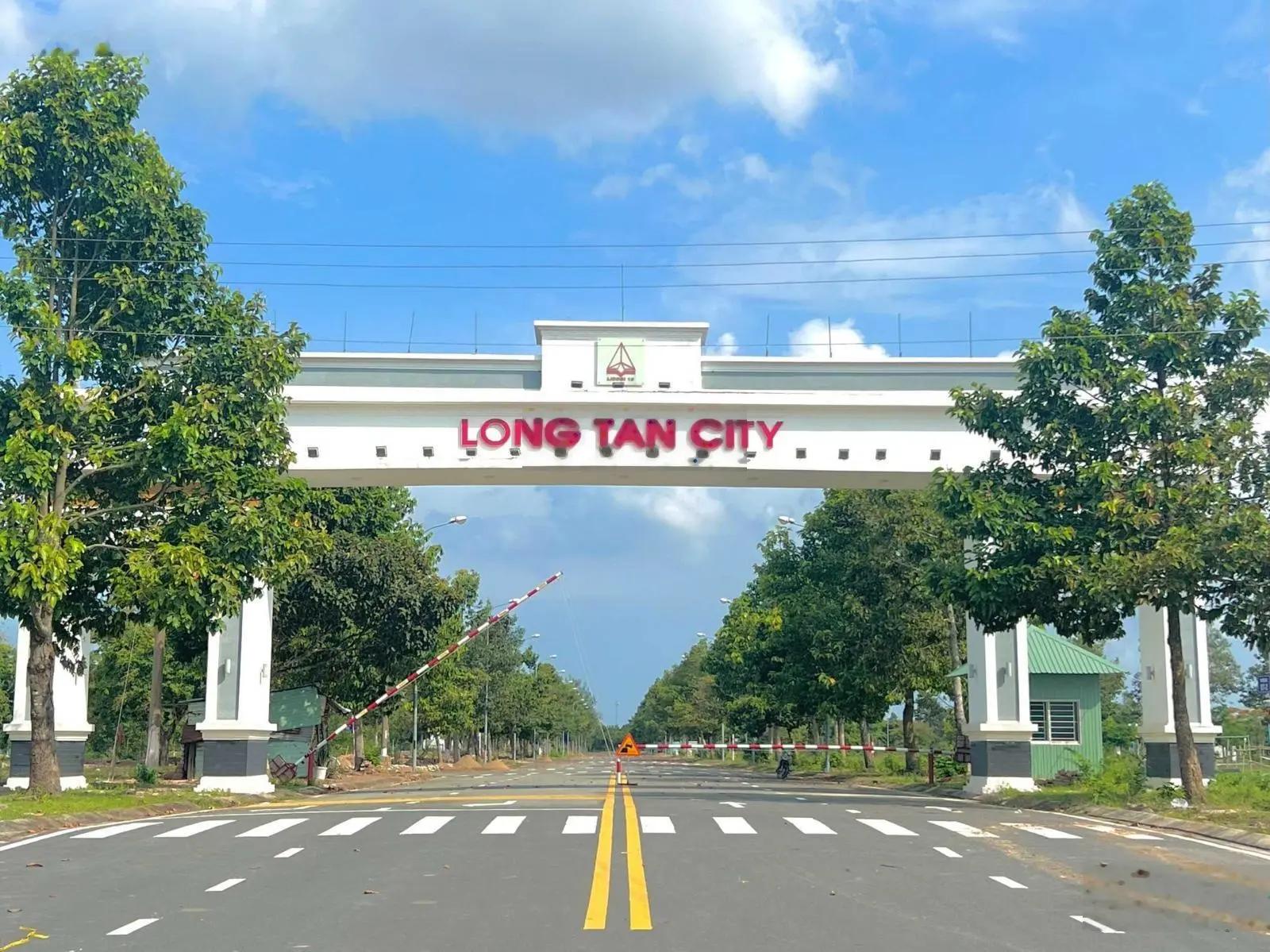 Long Tân City! Chủ cắt lỗ 30% bán lô đất 120m2 giá 1 tỷ 3, ngay trục chính đi vào 500m, gần UBND