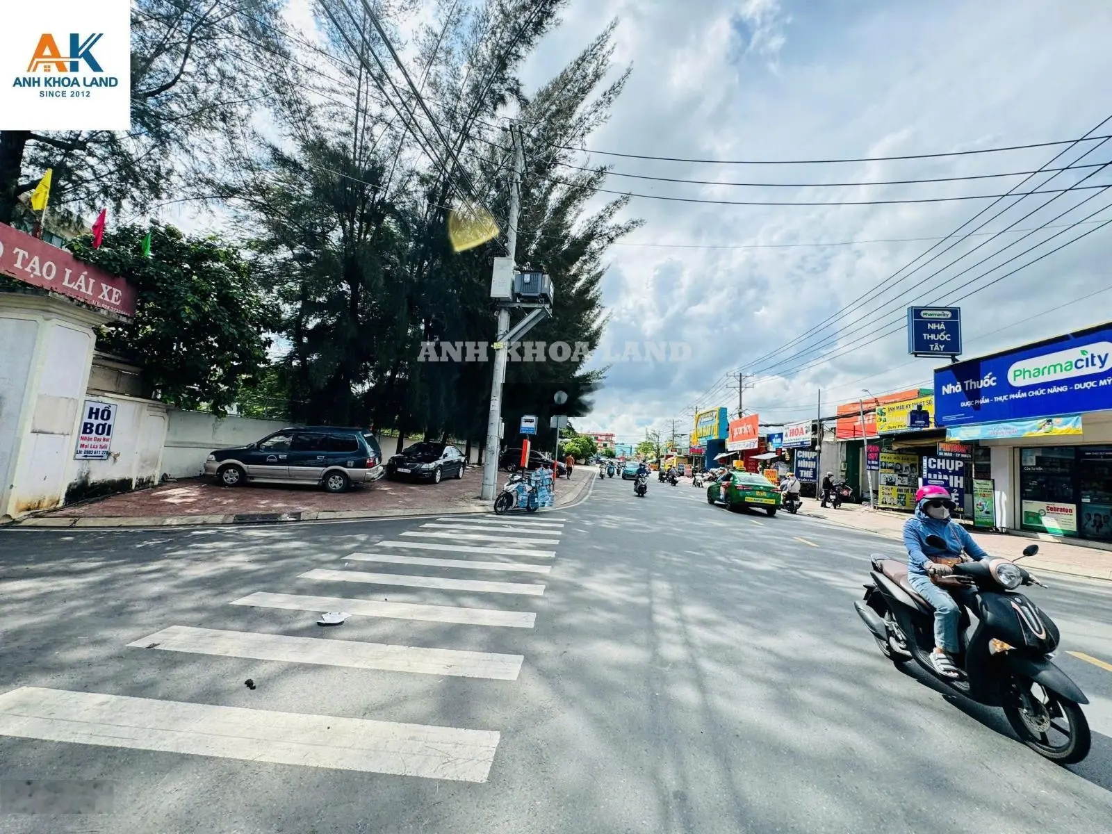 Bán nhà 5 tầng đang cho thuê căn hộ dịch vụ 32tr/th, đường thông 6m sát Phạm Văn Đồng, TP Thủ Đức