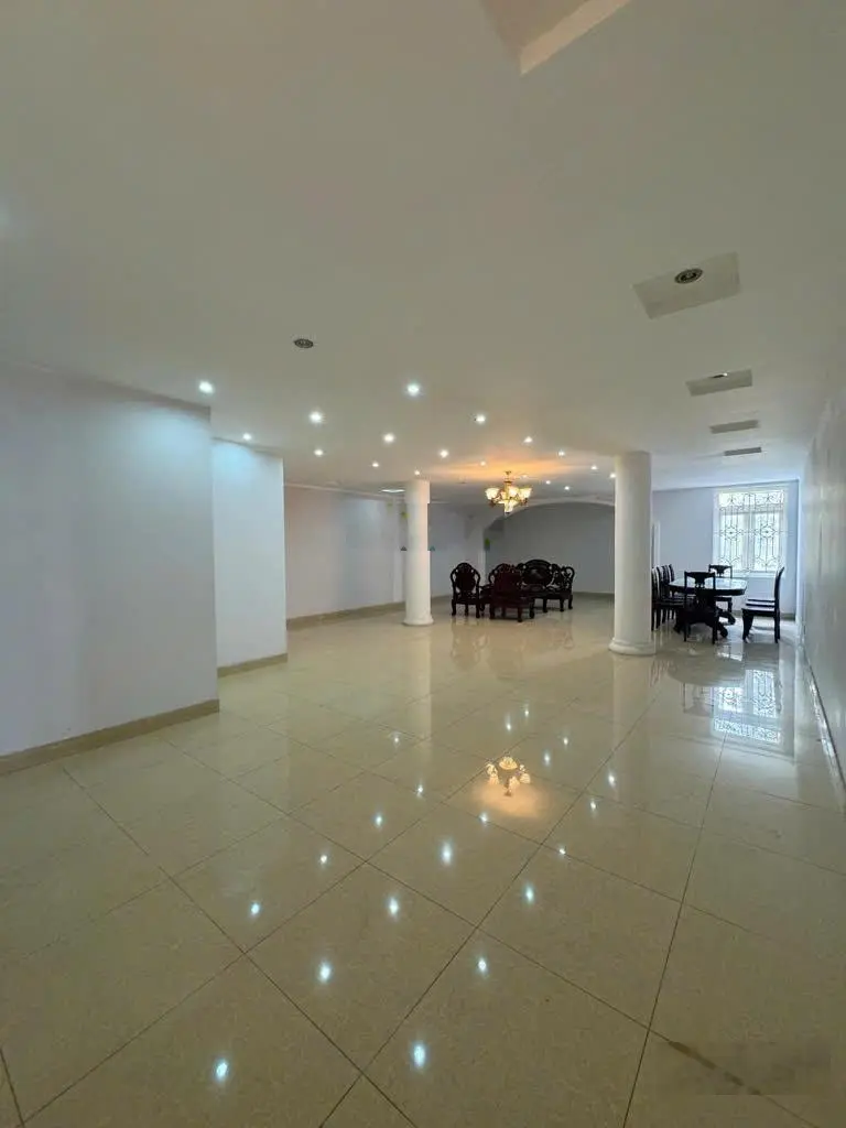 Biệt thự căn góc 4 tầng Quận 7 ngang gần 20 m, hơn 300 m2 thổ cư, 27 tỷ