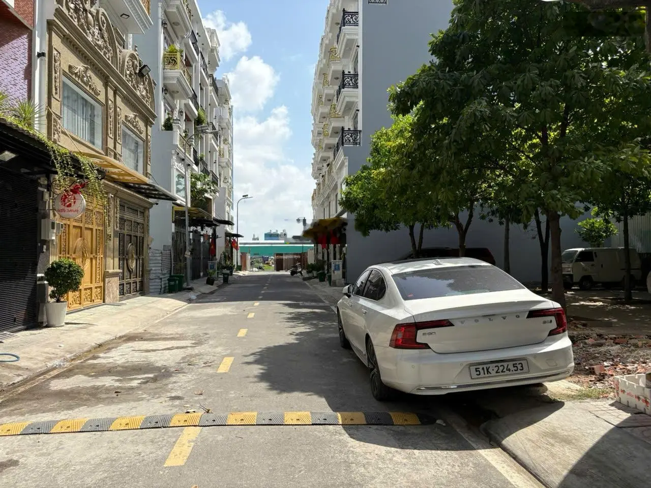 Bán nhà cao tầng KPL đồng bộ Hương Lộ 2 đối diện công viên 4 x 14.4m (DT: 57m2) lửng + 3 lầu, ST