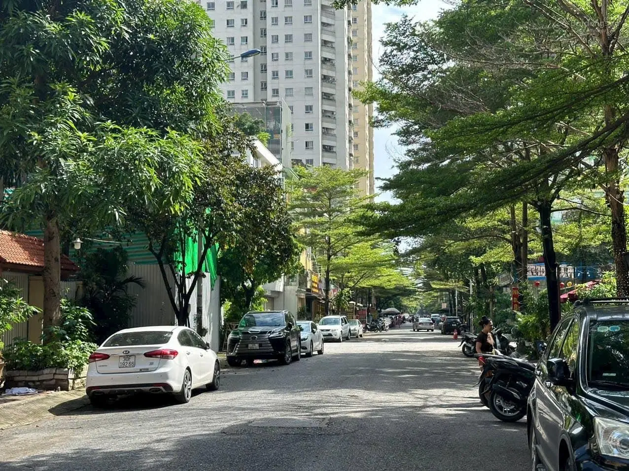 Siêu Biệt thự Lô góc Văn Khê 230m2, 4 tầng, có hầm, xây full đất, thang máy, mặt tiền 28m hơn 50 tỷ