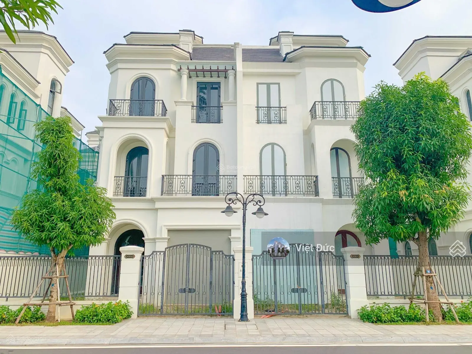 Bán biệt thự song lập view quảng trường tại khu Ngọc Trai, Vinhomes Ocean Park giá 29.5 tỷ