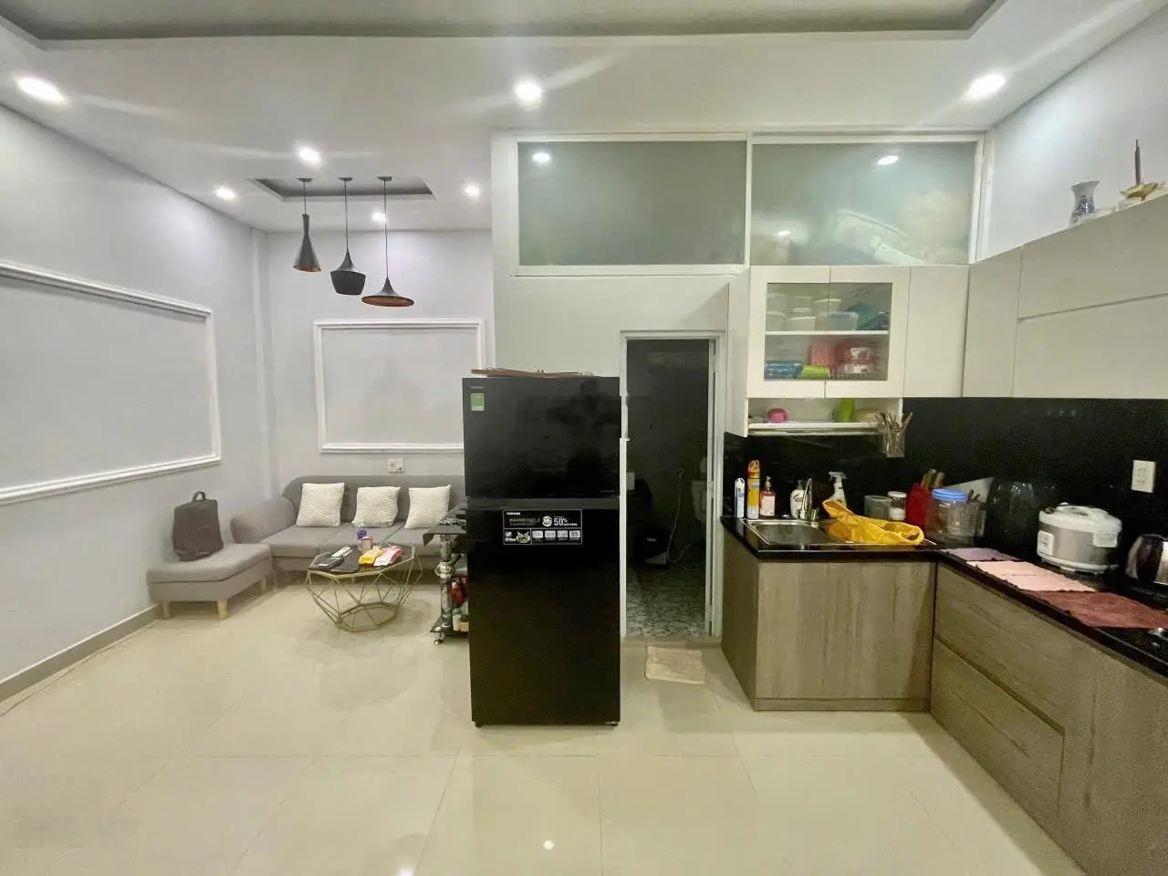 Sẵn dòng tiền 35tr/tháng, oto đậu trong nhà, 3 lầu đúc, 10,5 tỷ thương lượng. LH xem nhà 0906435138