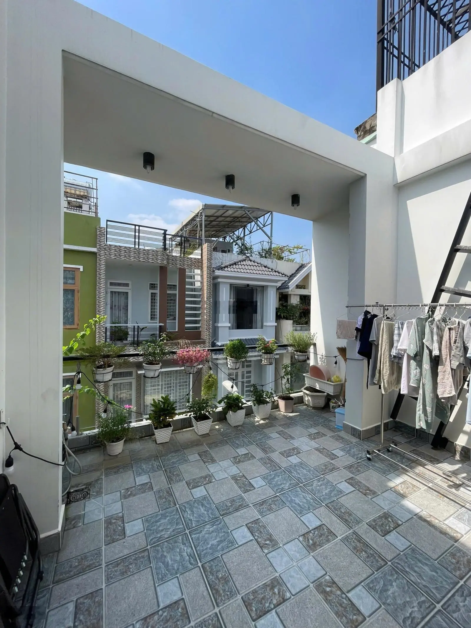 Bán nhà đường Quốc lộ 13, Phường Hiệp Bình Phước. Hẻm xe hơi, nhà 1 trệt 2 lầu có 4PN 4WC