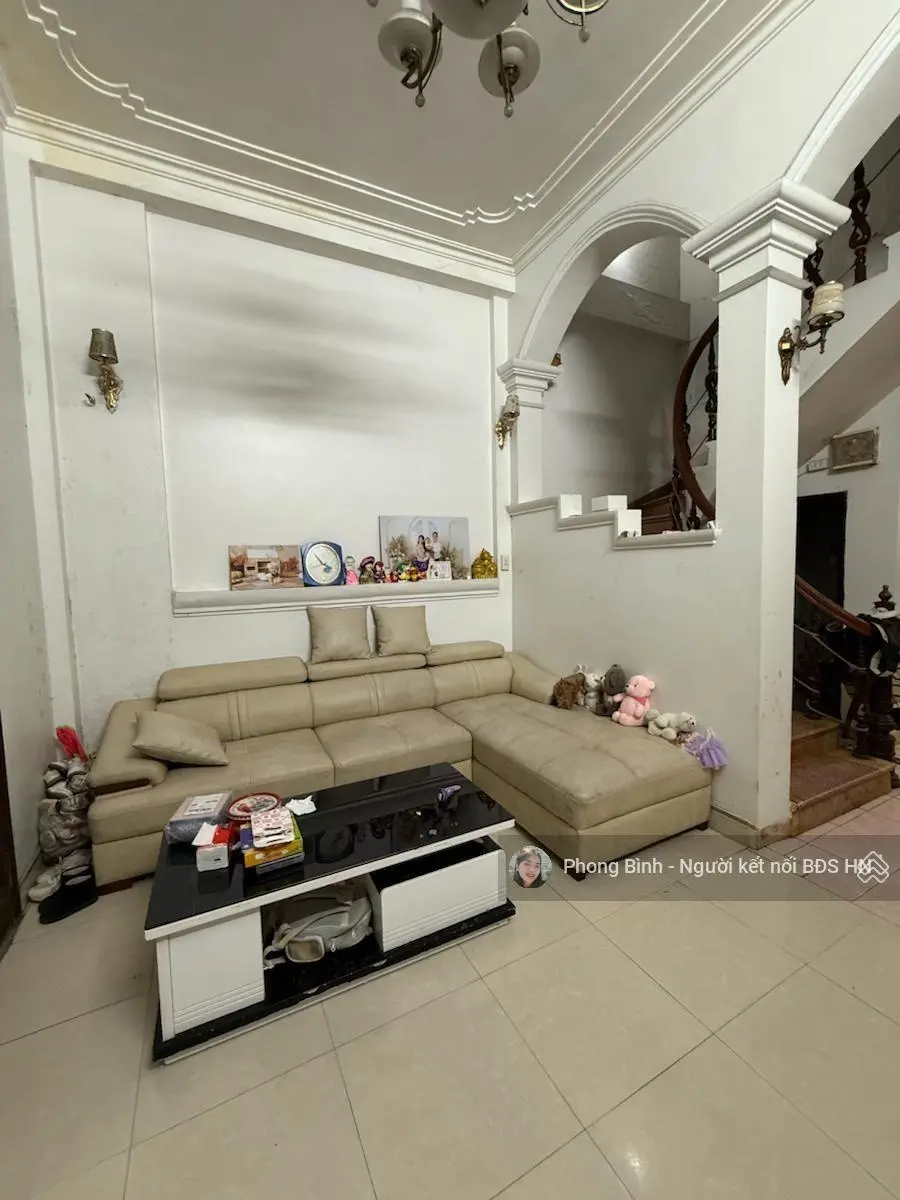 Cần tiền bán gấp giá nào cũng bán. Nhà Nguyễn Chính - Tân Mai 41m2*3T*MT4,5m. Gần phố, trk nhà 3m.