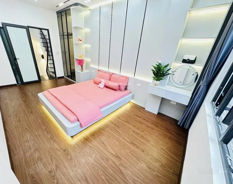 Bán Nhà đẹp Ngay đường Văn Tiến Dũng , 5 tầng 6 phòng , ôtô ngay gần , 5,X Tỷ 0985 387 ***