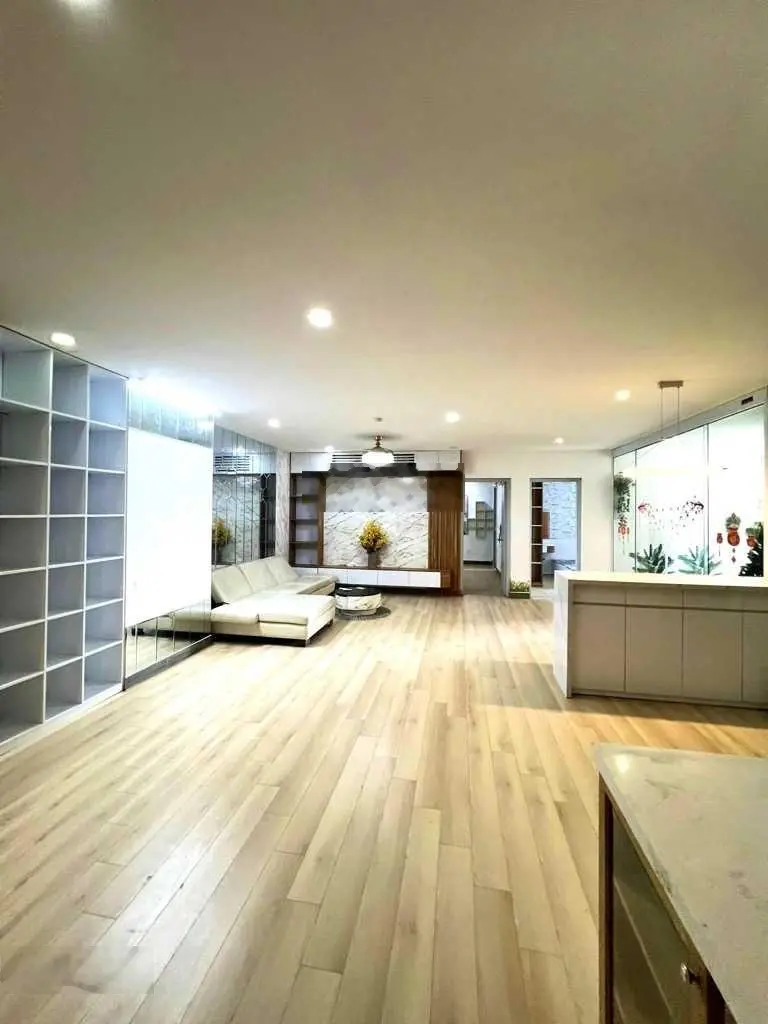 Chính chủ bán chung cư Hồ Gươm Plaza Trần Phú, Hà Đông 3PN 2WC DT: 124m2 giá: 5,6 tỷ 0523 018 ***