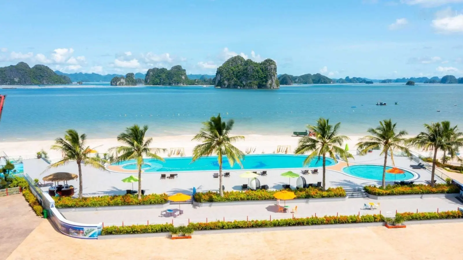 Đất trục thông biển, view quảng trường biển, cạnh nhà hàng 5 sao, DT 87,5m2,sổ đỏ, giá 3,6 tỷ