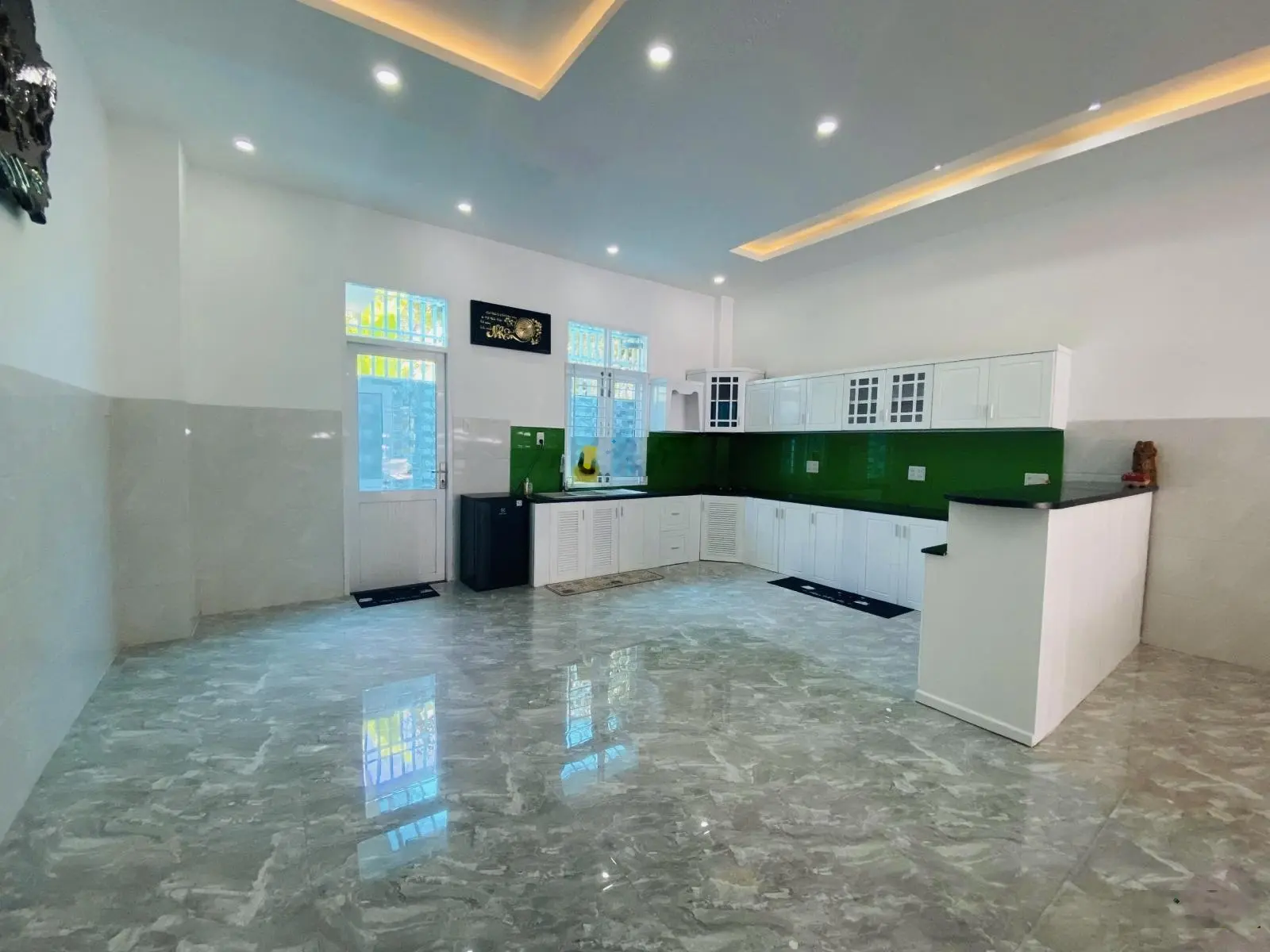 Nhà mới 3 tầng mặt tiền đường Đàm Quang Trung (B1) KĐT Vĩnh Điềm Trung giá chỉ 8,5 tỷ