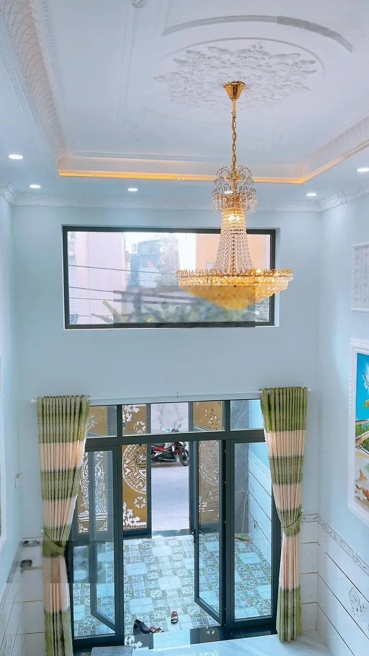 Kẹt vốn cần bán gấp nhà gần chợ Bàn Cờ Quận 3 đang cho thuê, SHR, LH Cô Oanh