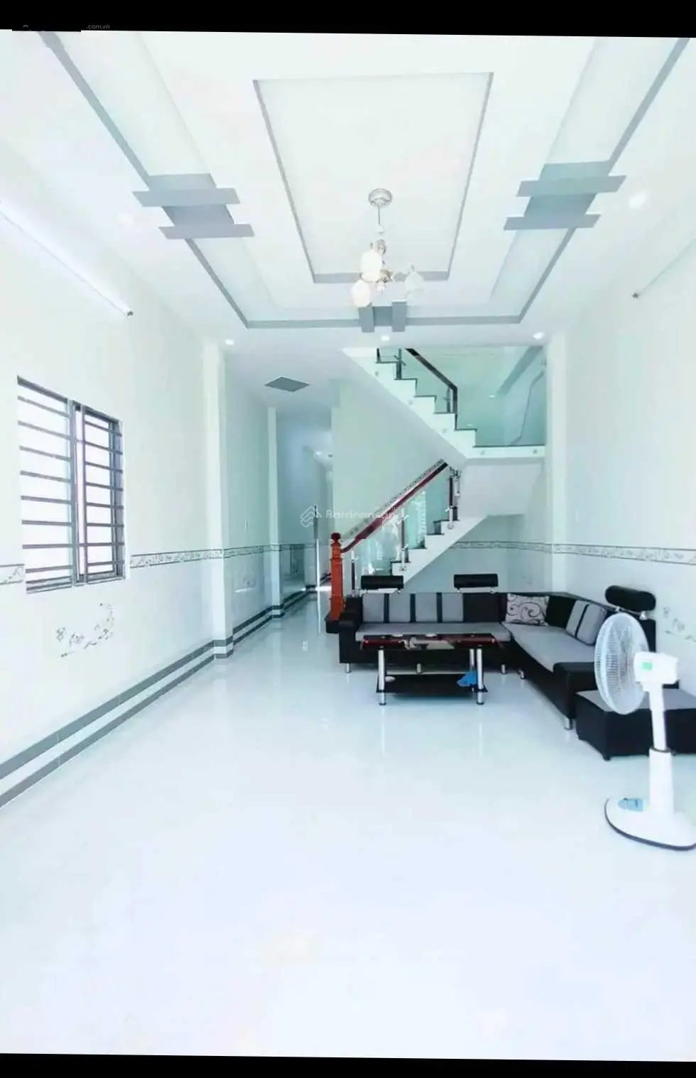 Chính chủ cần bán gấp nhà 1 trệt 2 lầu ngay chợ Hưng Long Bình Chánh, SHR