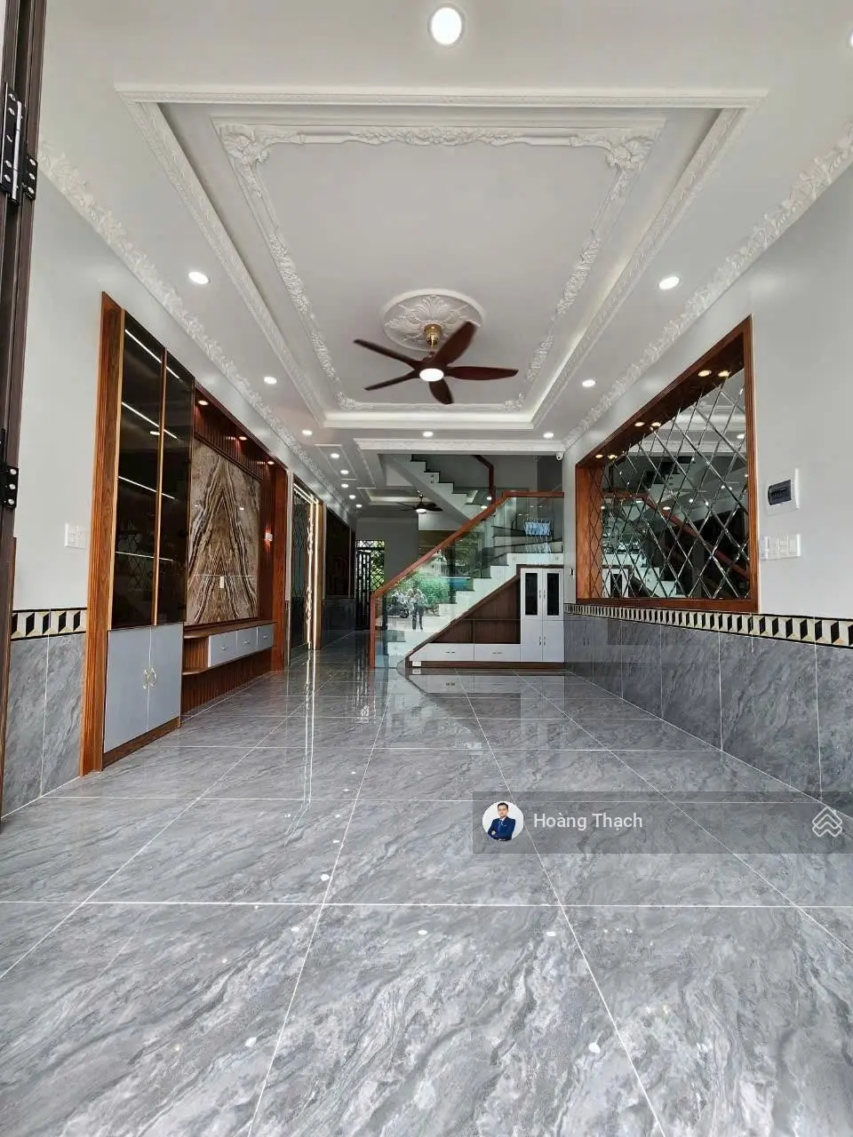 Nhà 1 trệt 2 lầu giáp Làng Đại Học Thủ Đức, đường nhựa 7m có vỉa hè 6m thông tứ phía