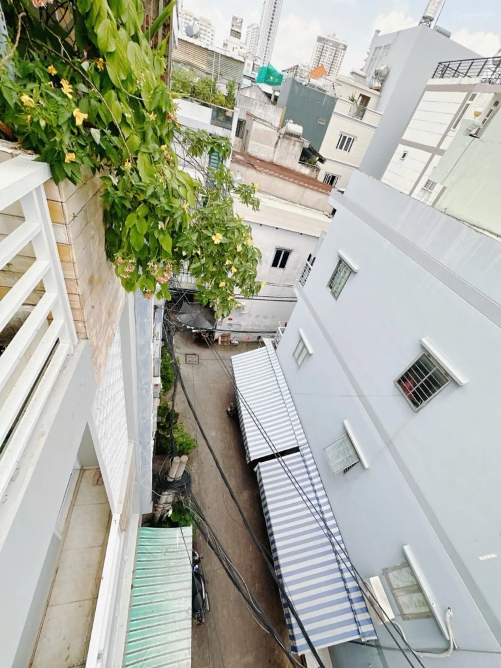 Bán nhà ngay MT đường Vĩnh Hội, Q4, DT 52m2 SHR ngay hồ bơi Bến Vân Đồn căn này đẹp nhất khu vực