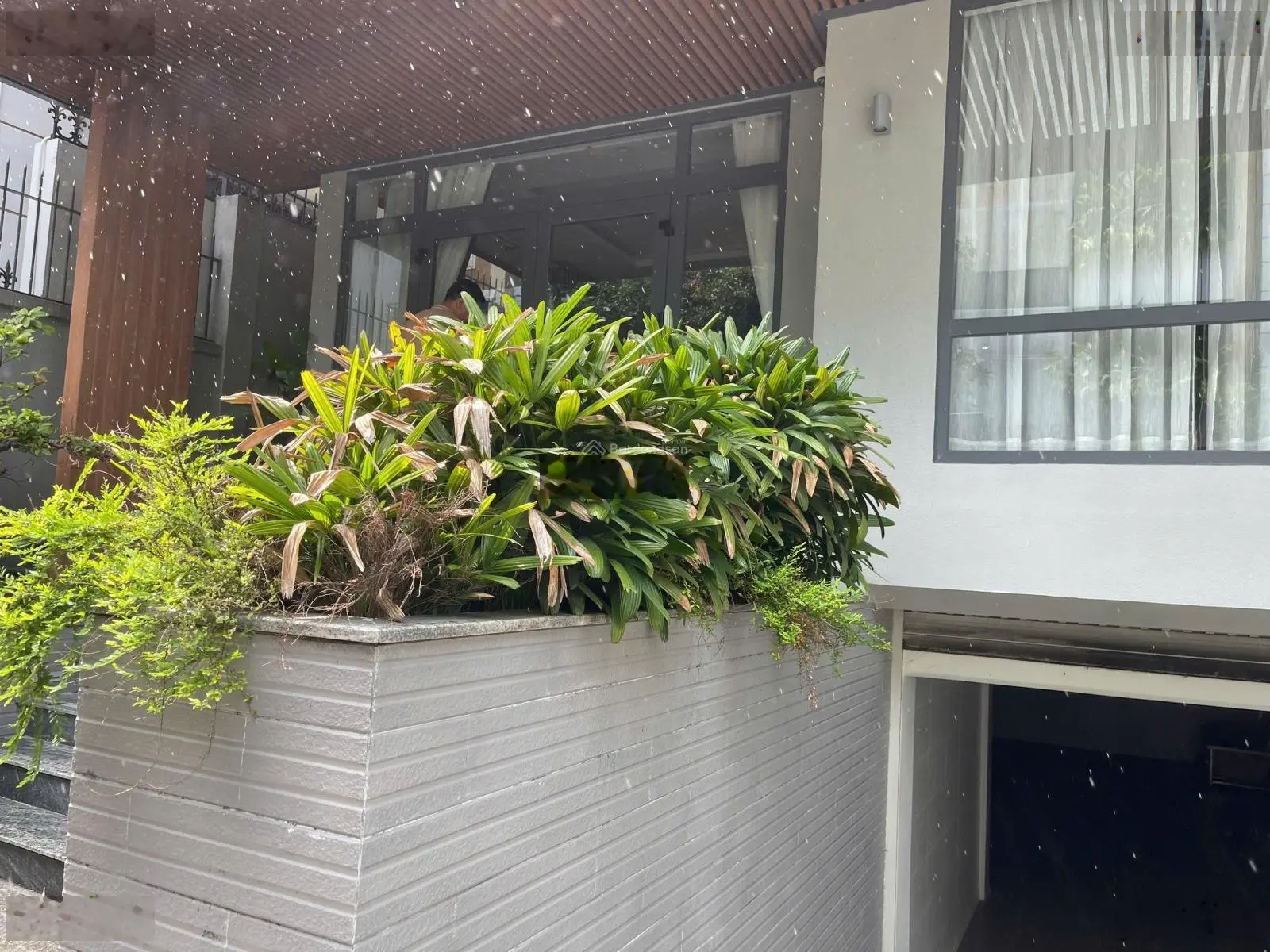 Bán Nhà Biệt Thự Mặt Tiền Hoa Đào P,2 Q. Phú Nhuận DT: 8 x 18m 4 Tầng Giá 63 tỷ Giảm về 58,5 tỷ