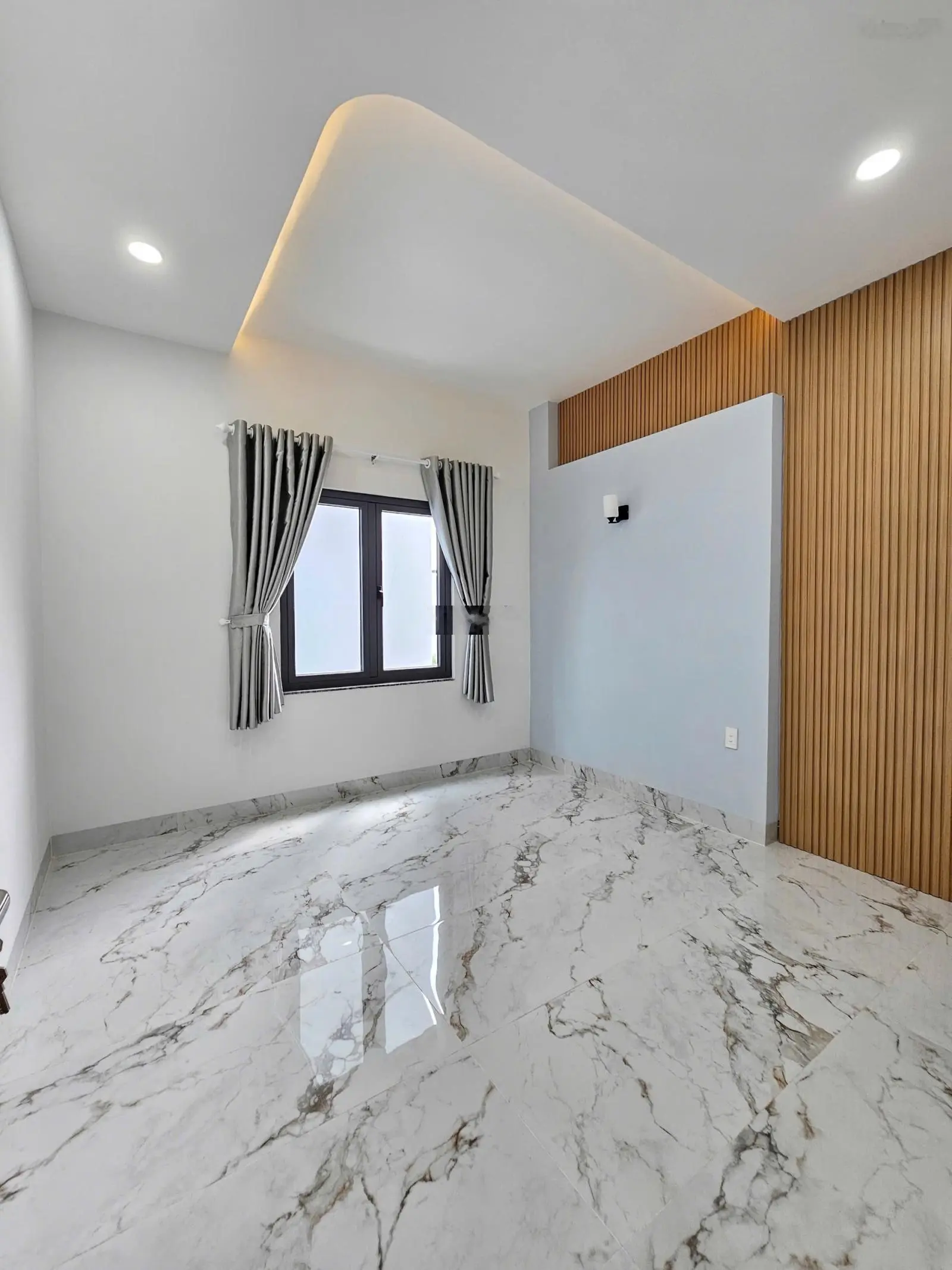 Nhà hoàn công: 6tỷ200, nhà 1 trệt 3 lầu full nội thất KDC đẹp cạnh Làng Đại Học Quốc Gia TP. HCM