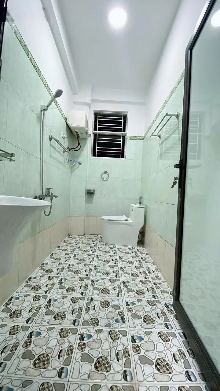 Bán nhà 3,5 tầng ngõ 250 Thiên Lôi sau 1 nhà mặt ngõ ô tô đỗ tận cổng