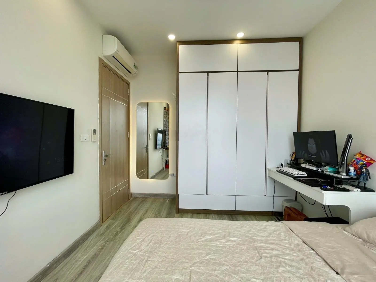 Chính chủ bán căn hộ 2 phòng ngủ 70m2 Home City Trung Kính, Cầu Giấy nhỉnh 5 tỷ
