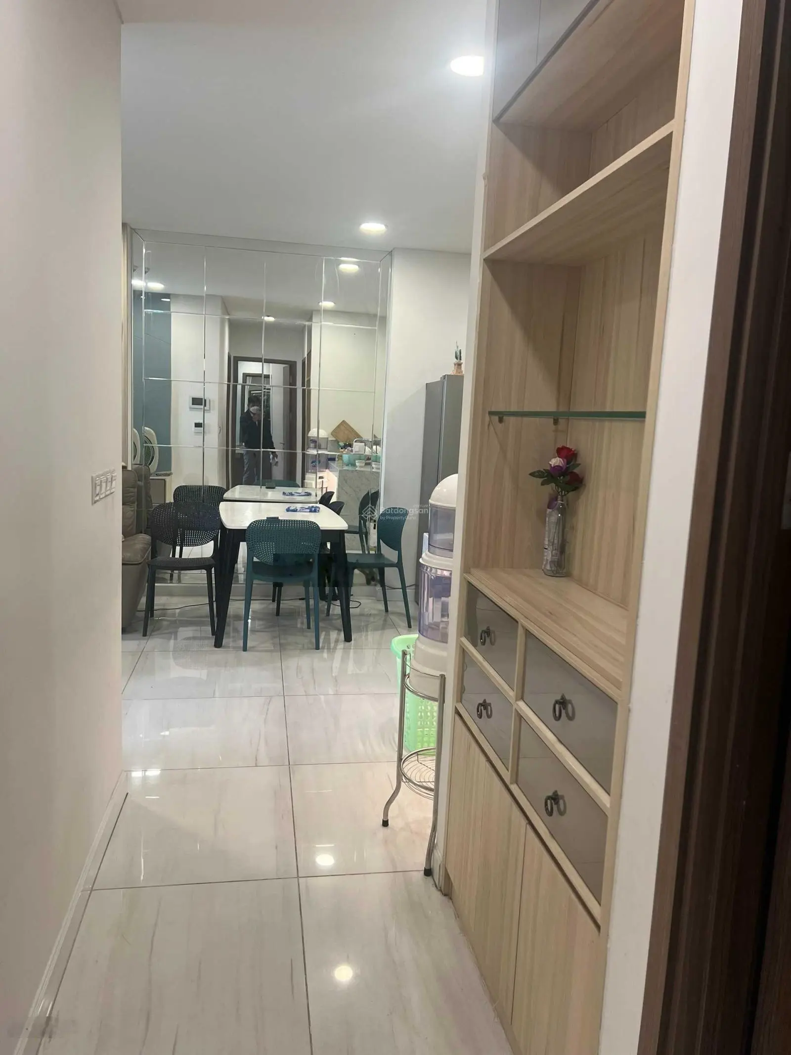 Bán căn hộ Kingdom 101, Block A, 2PN, 2WC, 72m2, full nội thất giá: 5 tỷ 5 (bao sổ), 0908 435 ***