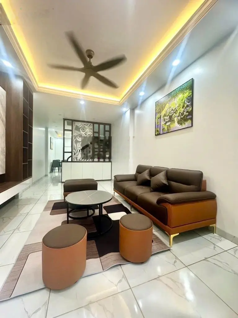 Bán nhà ngõ 462 ngọc thụy phân lô ô tô vào nhà nhà đẹp 4 tầng khu dân trí cao an sinh tuyệt vời