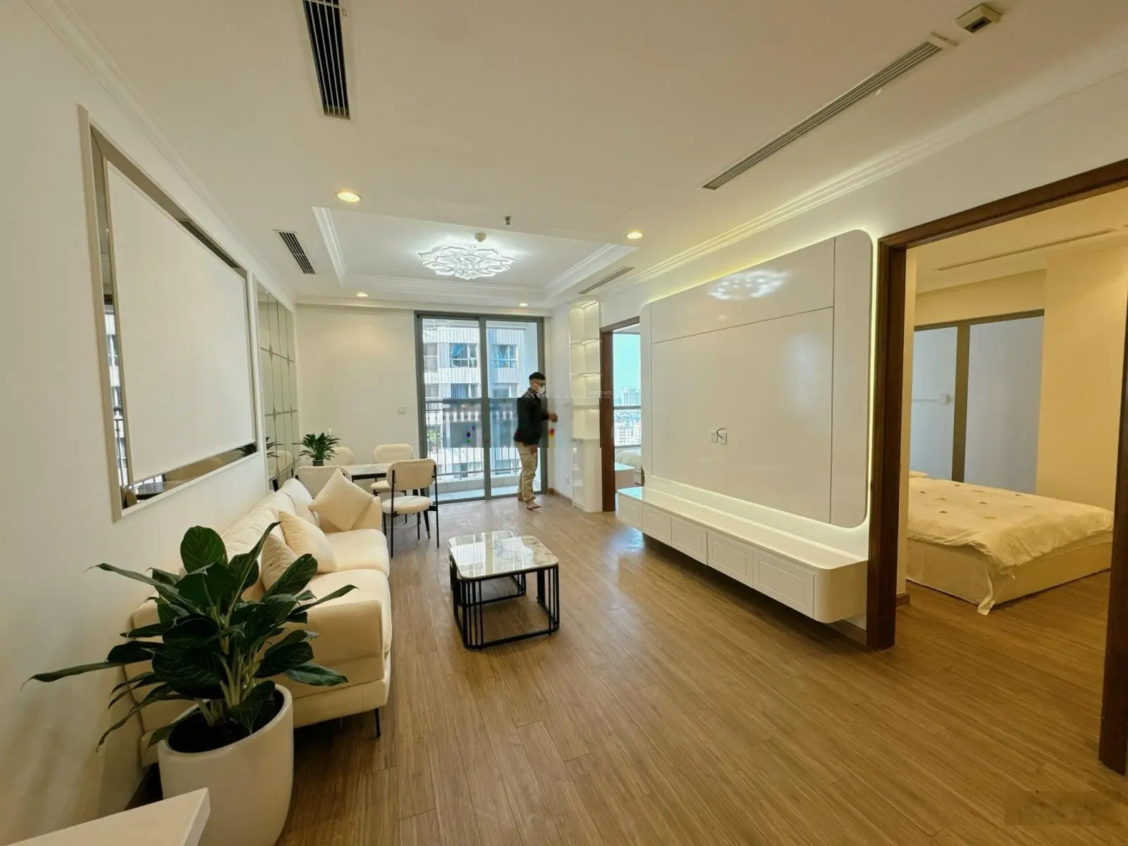 NHÀ ĐẸP NHƯ HÌNH 100%! Căn hộ 2 ngủ 73m2 FULL ĐỒ ĐẸP-SẴN SỔ tầng trung giá 6.7 tỷ tại Times City