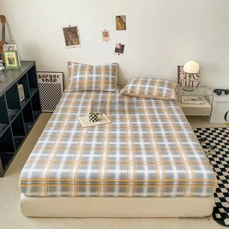 Chính chủ ủy quyền bán gấp căn hoa hậu 3 phòng ngủ tầng trung, hướng thoáng mát, nội thất cao cấp.
