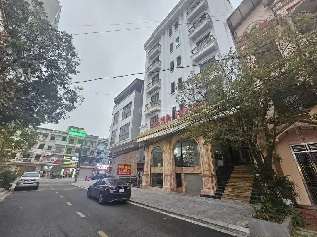 Cần bán lô đất MT rộng 6,3m nhìn khu vui chơi, lỗi nửa đường tại Hòa Đình, TP BN. Giá chỉ 10, x tỷ