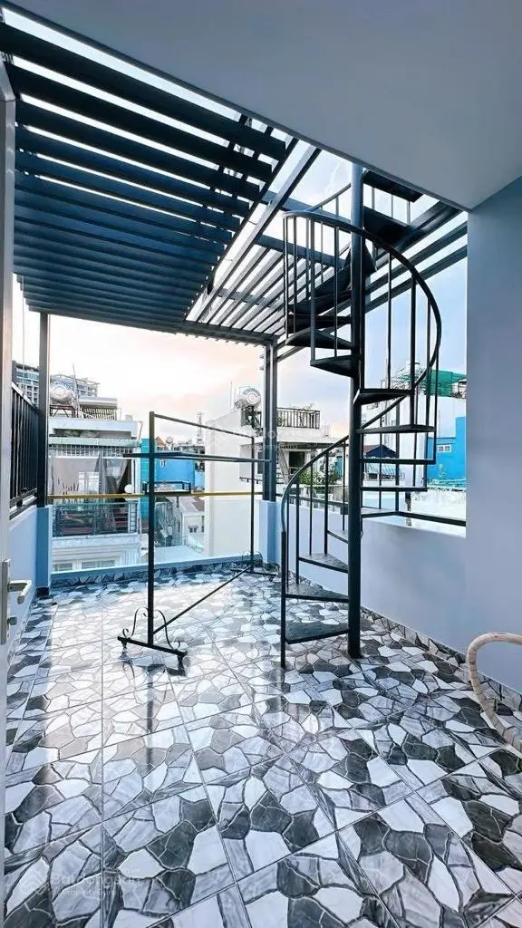 Nhà đẹp q4 - sát MT đường - 5 lầu đúc - 40m2 - 4PN - chỉ 5 tỷ nhỉnh